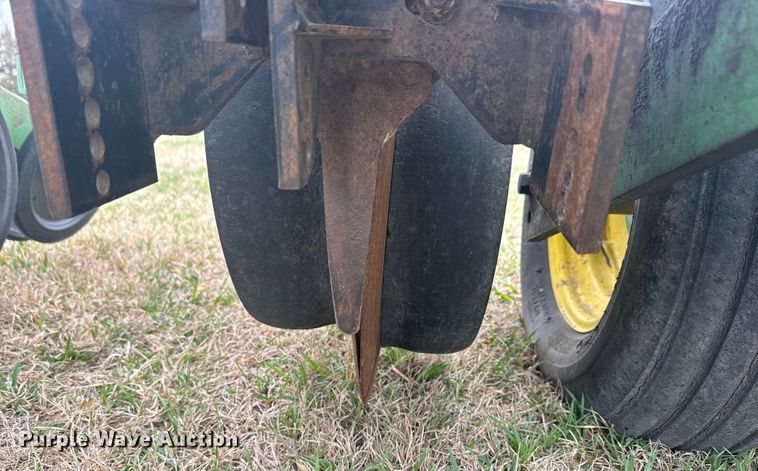 image for item NF9489 John Deere 1760 planter