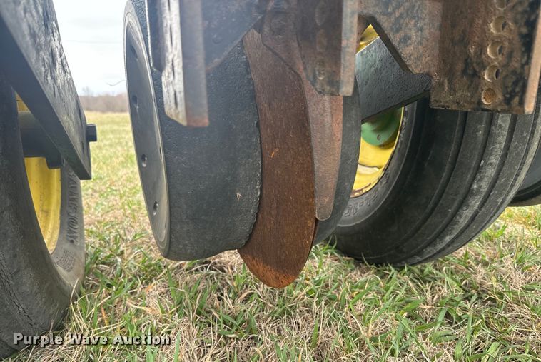 image for item NF9489 John Deere 1760 planter