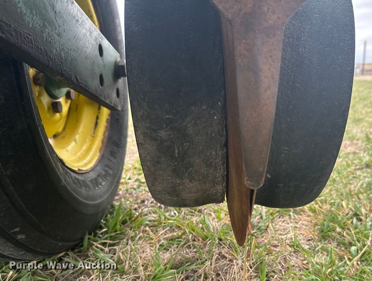 image for item NF9489 John Deere 1760 planter