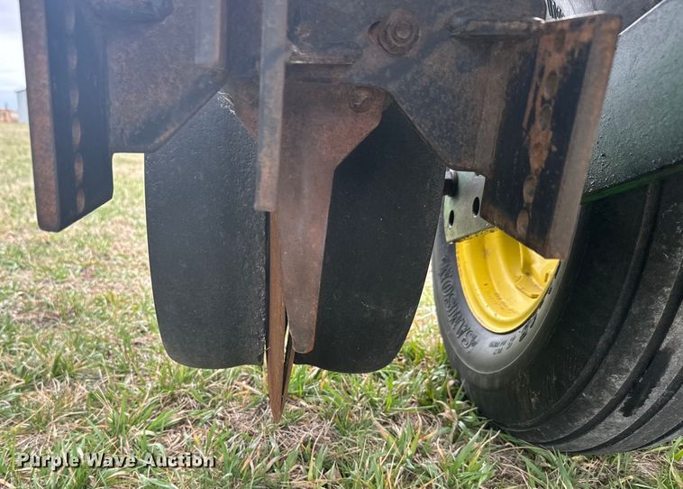 image for item NF9489 John Deere 1760 planter