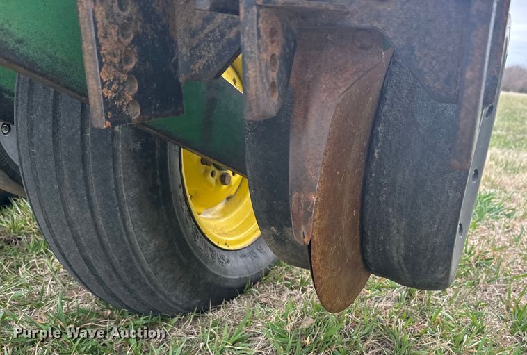 image for item NF9489 John Deere 1760 planter