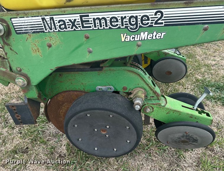 image for item NF9489 John Deere 1760 planter