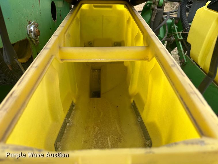 image for item NF9489 John Deere 1760 planter