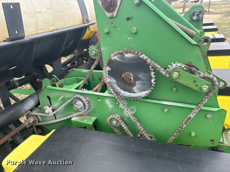 image for item NF9489 John Deere 1760 planter