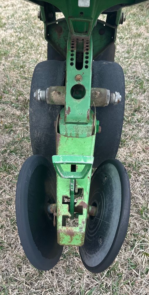 image for item NF9489 John Deere 1760 planter