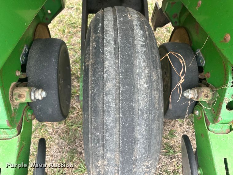 image for item NF9489 John Deere 1760 planter