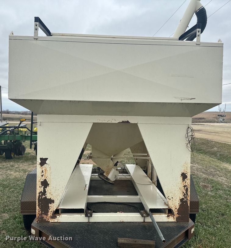 image for item NF9490 Friesen 220 seed tender