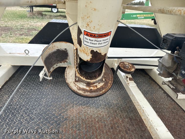 image for item NF9490 Friesen 220 seed tender