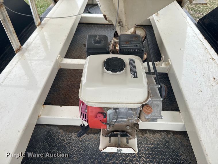 image for item NF9490 Friesen 220 seed tender