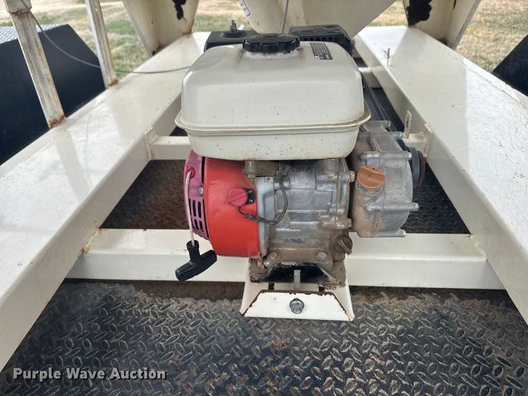 image for item NF9490 Friesen 220 seed tender