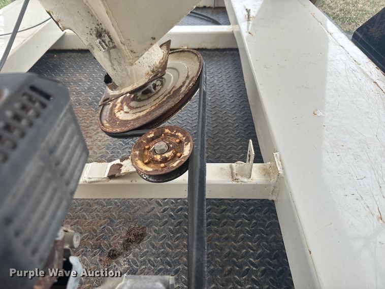 image for item NF9490 Friesen 220 seed tender