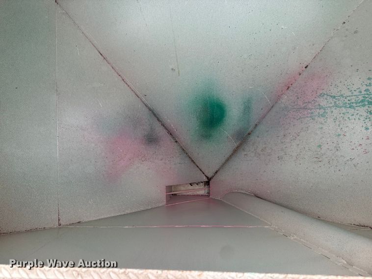 image for item NF9490 Friesen 220 seed tender