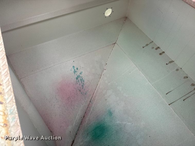 image for item NF9490 Friesen 220 seed tender