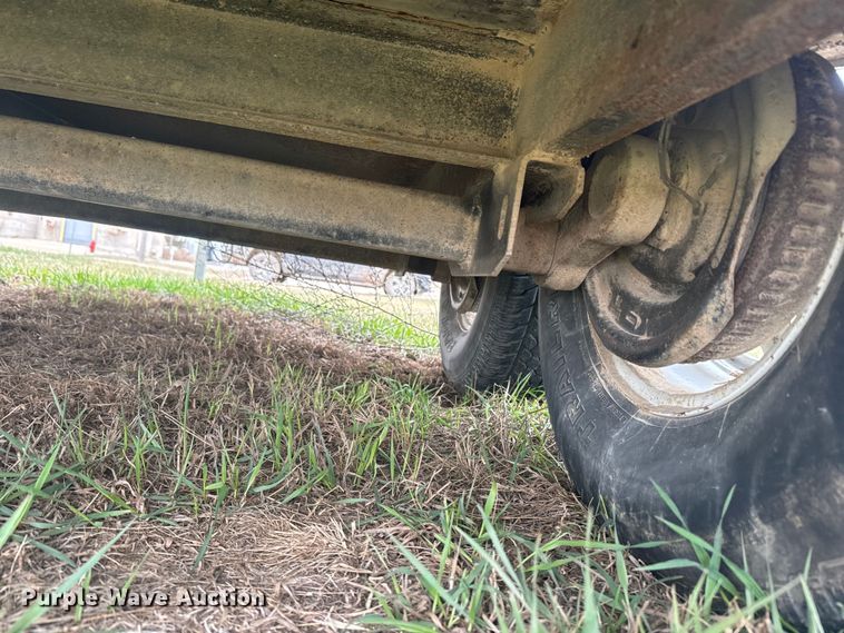 image for item NF9490 Friesen 220 seed tender