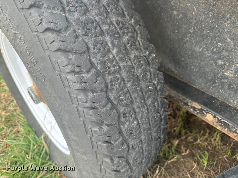 image for item NF9490 Friesen 220 seed tender