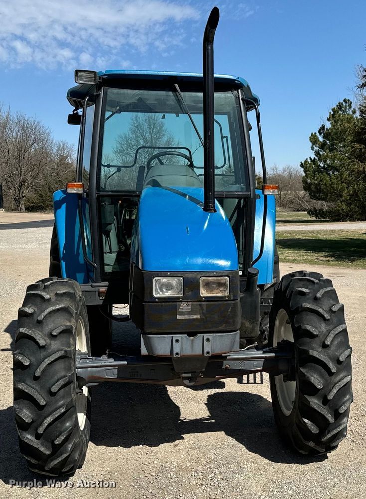 image for item NH9007 1997 New Holland  5635 MFWD tractor