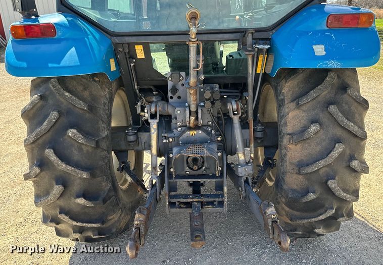 image for item NH9007 1997 New Holland  5635 MFWD tractor