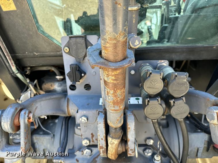 image for item NH9007 1997 New Holland  5635 MFWD tractor