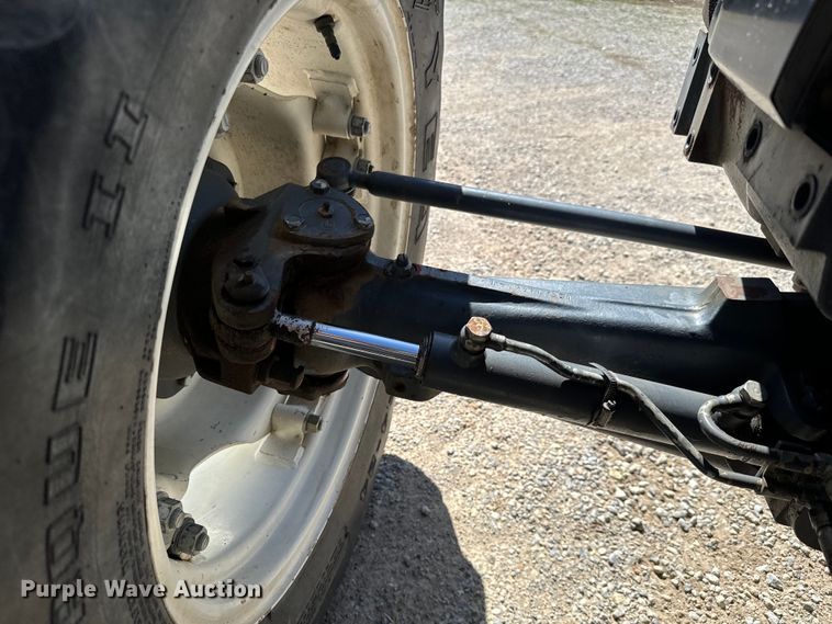 image for item NH9007 1997 New Holland  5635 MFWD tractor