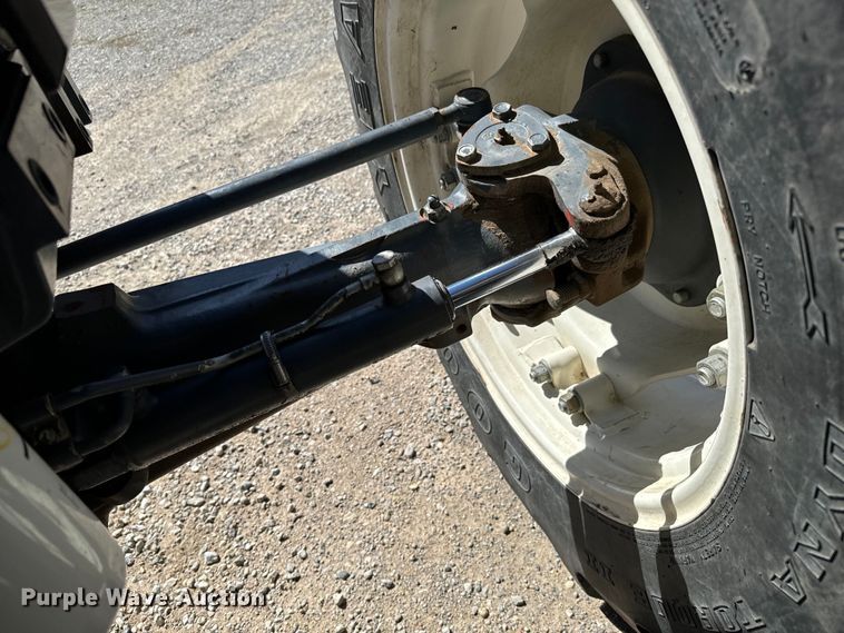 image for item NH9007 1997 New Holland  5635 MFWD tractor