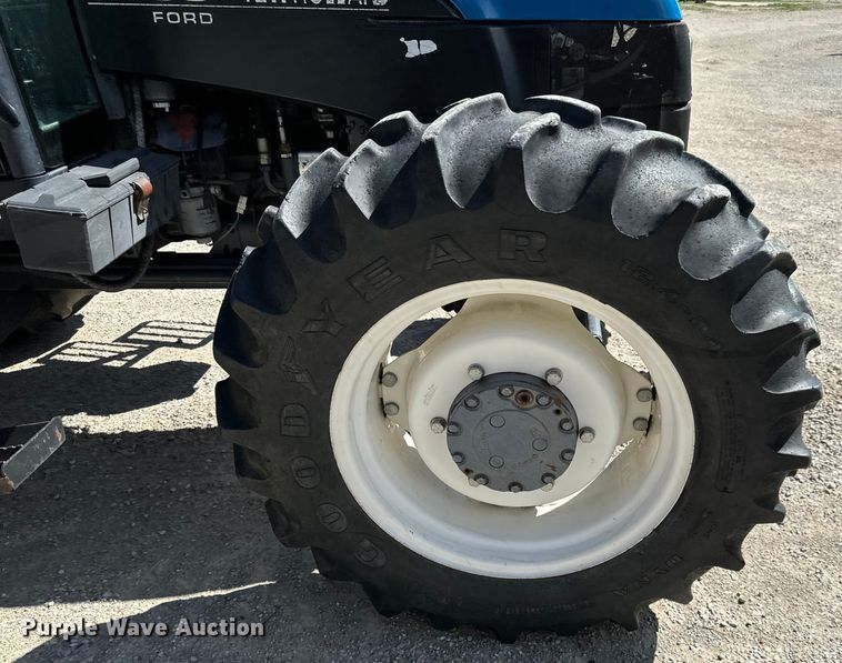 image for item NH9007 1997 New Holland  5635 MFWD tractor