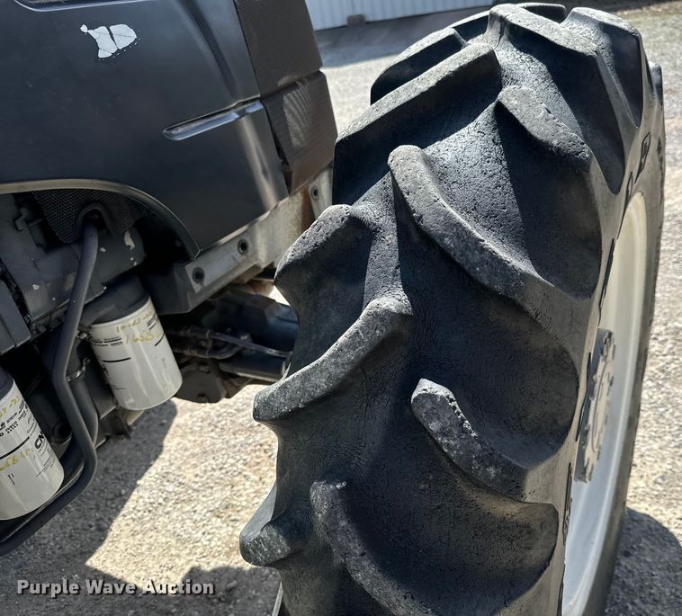 image for item NH9007 1997 New Holland  5635 MFWD tractor