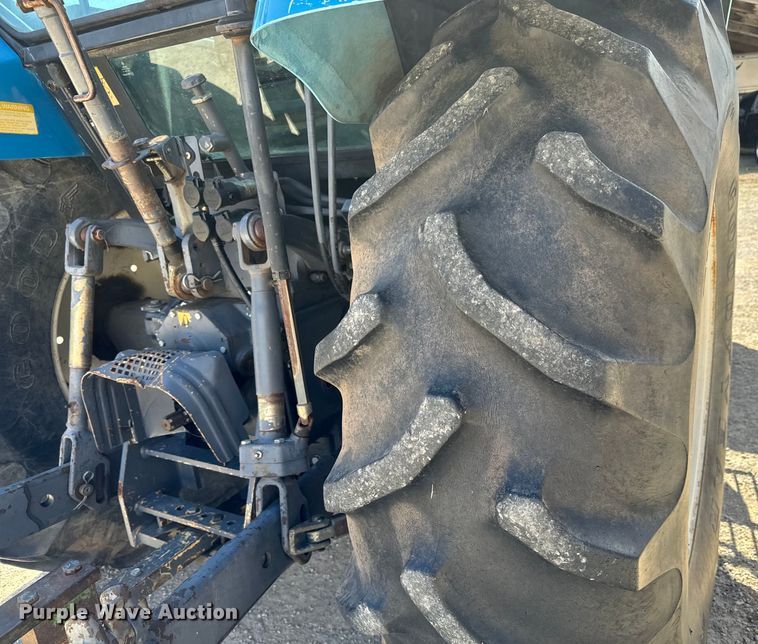 image for item NH9007 1997 New Holland  5635 MFWD tractor