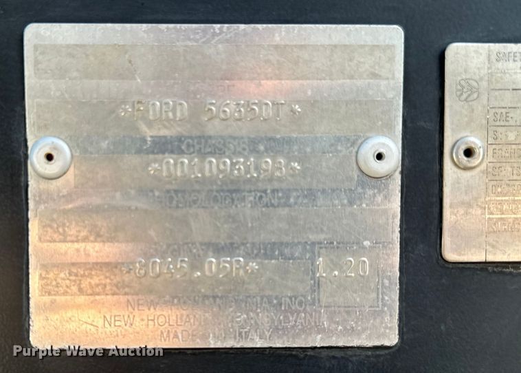 image for item NH9007 1997 New Holland  5635 MFWD tractor