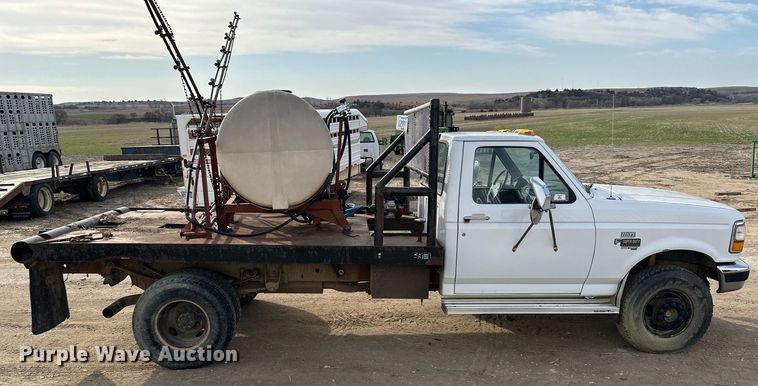 image for item NJ9425 1997 Ford F450 Super Duty XLT flatbed truck