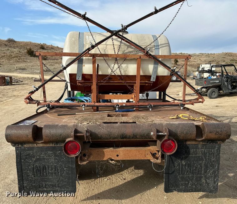 image for item NJ9425 1997 Ford F450 Super Duty XLT flatbed truck