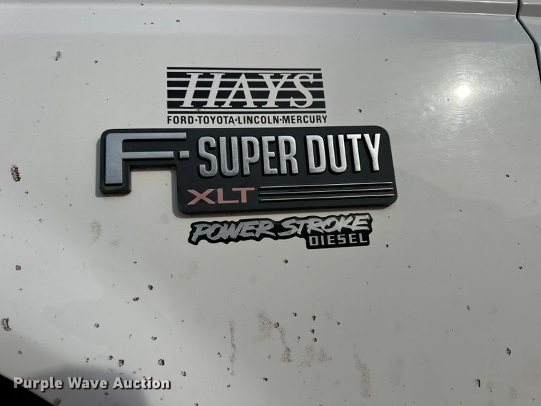 image for item NJ9425 1997 Ford F450 Super Duty XLT flatbed truck