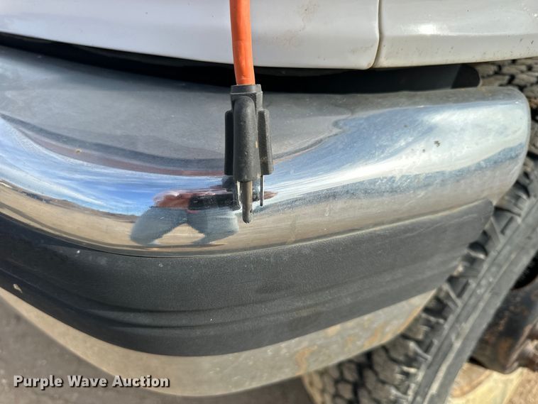 image for item NJ9425 1997 Ford F450 Super Duty XLT flatbed truck