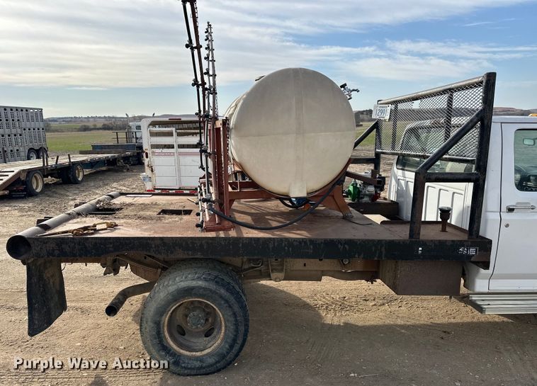 image for item NJ9425 1997 Ford F450 Super Duty XLT flatbed truck