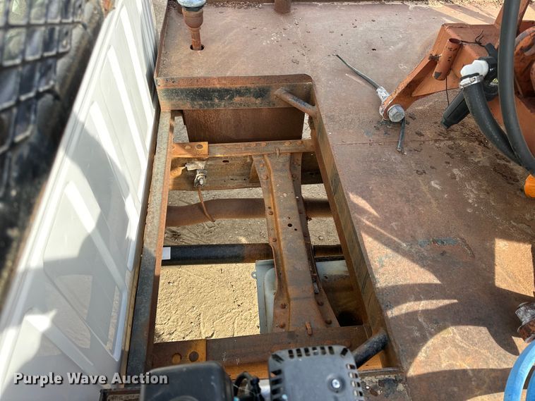 image for item NJ9425 1997 Ford F450 Super Duty XLT flatbed truck