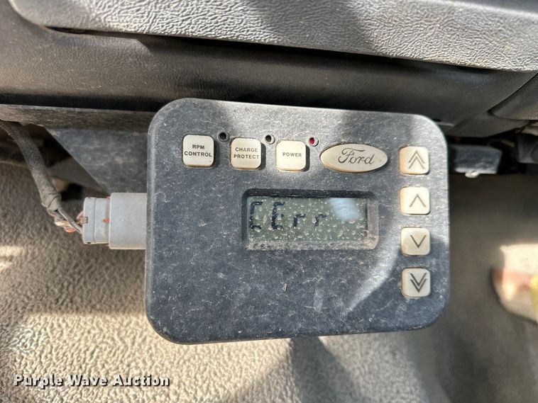 image for item NJ9425 1997 Ford F450 Super Duty XLT flatbed truck