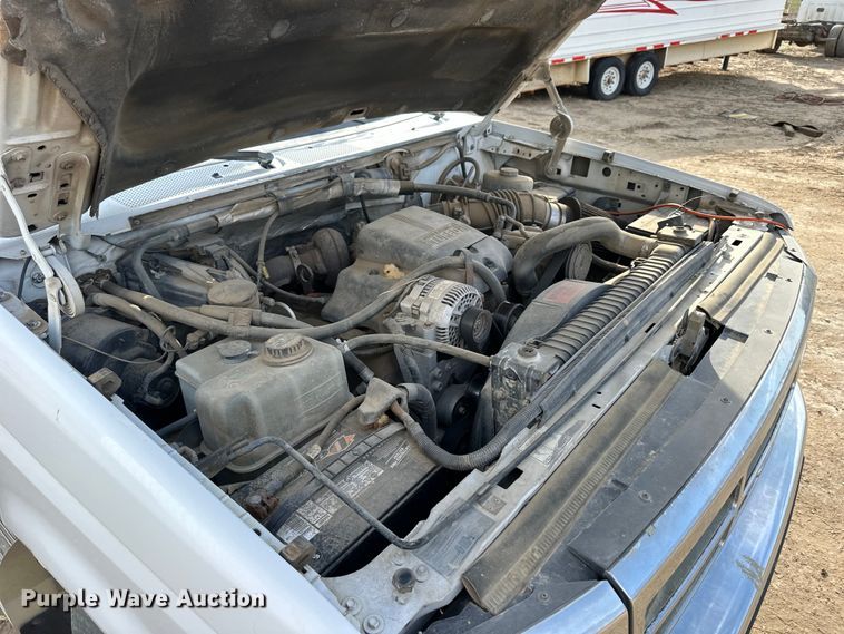 image for item NJ9425 1997 Ford F450 Super Duty XLT flatbed truck