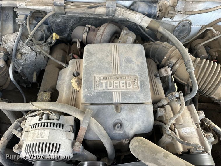 image for item NJ9425 1997 Ford F450 Super Duty XLT flatbed truck