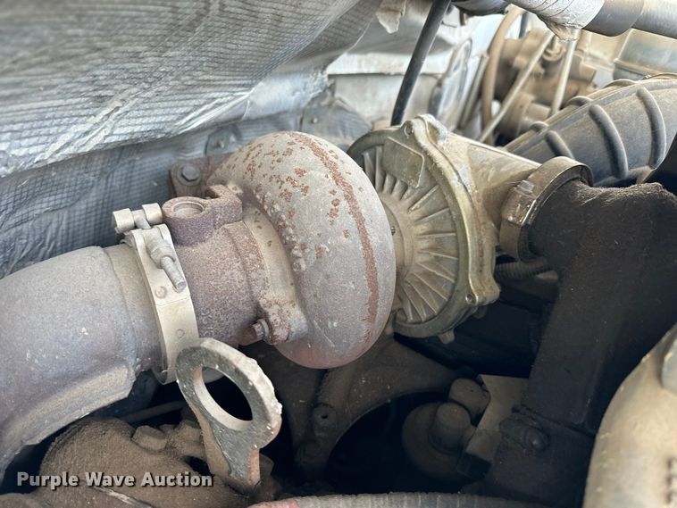 image for item NJ9425 1997 Ford F450 Super Duty XLT flatbed truck