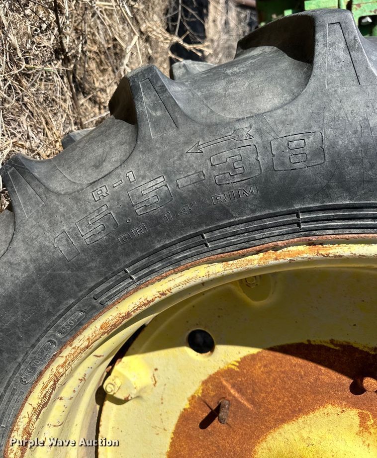 image for item NJ9430 1962 John Deere 3010 tractor