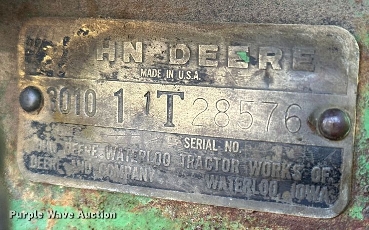 image for item NJ9430 1962 John Deere 3010 tractor