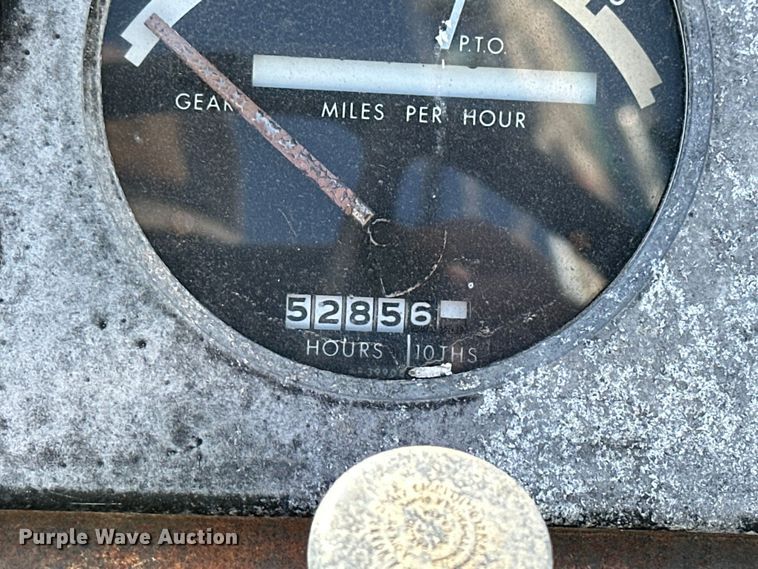 image for item NJ9431 1964 John Deere 4020 tractor