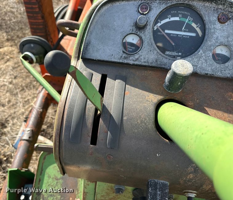 image for item NJ9431 1964 John Deere 4020 tractor