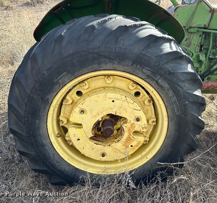 image for item NJ9431 1964 John Deere 4020 tractor
