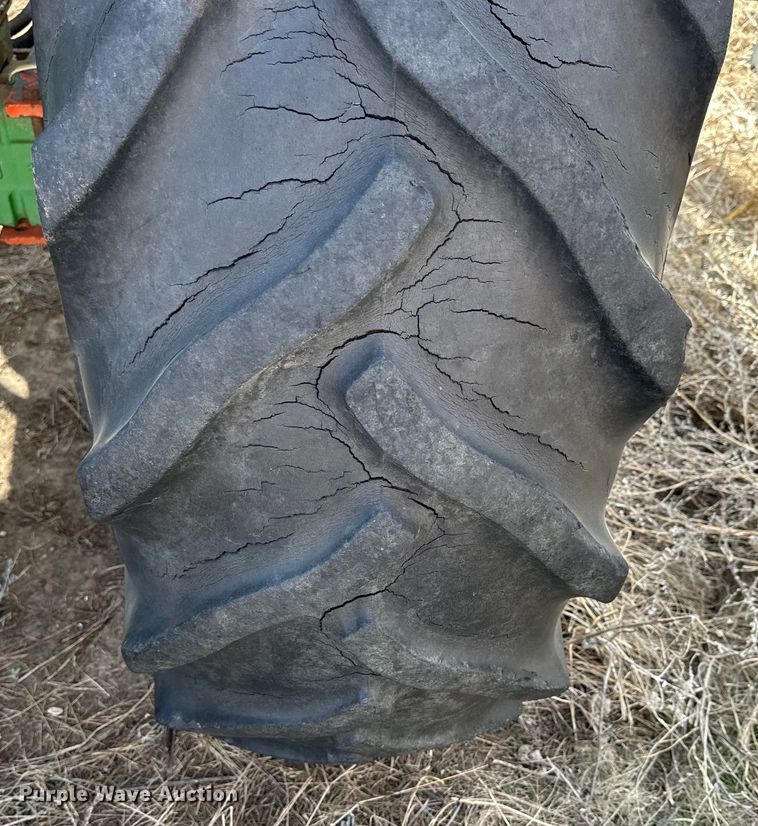 image for item NJ9431 1964 John Deere 4020 tractor