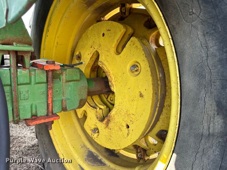 image for item NJ9431 1964 John Deere 4020 tractor