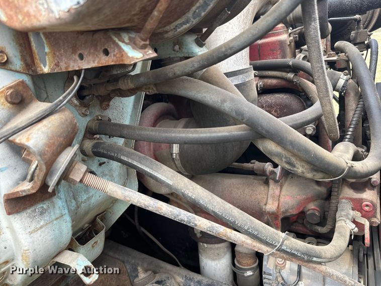 image for item NS9509 1979 International  F2275 grain truck