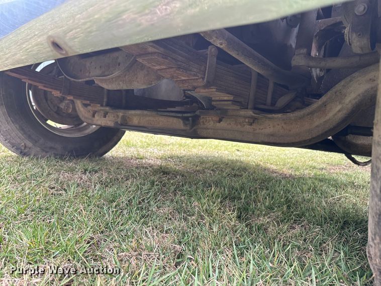 image for item NS9509 1979 International  F2275 grain truck