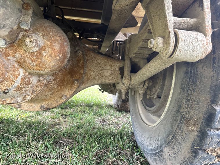 image for item NS9509 1979 International  F2275 grain truck