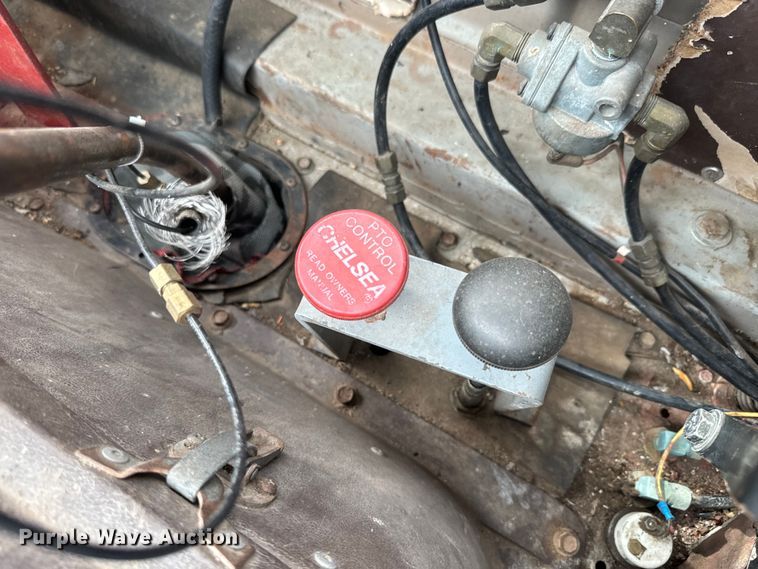 image for item NS9509 1979 International  F2275 grain truck