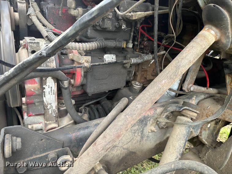 image for item NS9509 1979 International  F2275 grain truck